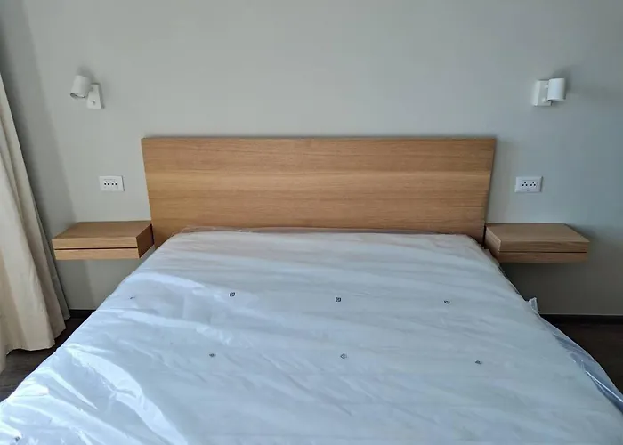 In Thon Buri 0 Meter From Bts Station Bangkok