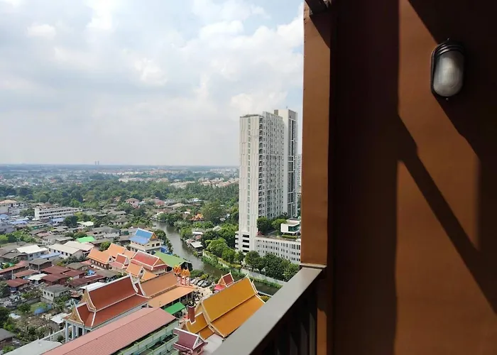 In Thon Buri 0 Meter From Bts Station *