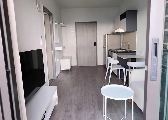 In Thon Buri 0 Meter From Bts Station Bangkok